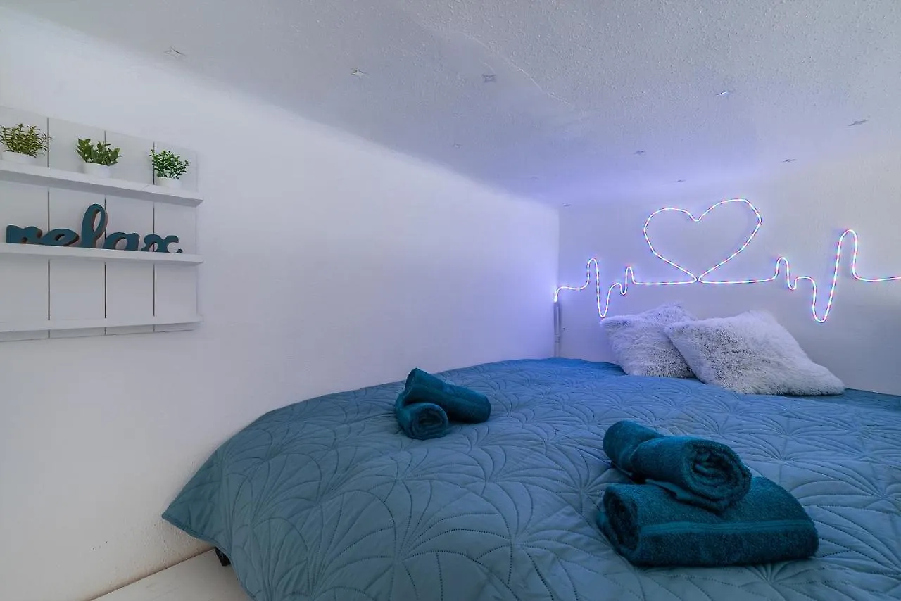 Sunny Dots Apartment - Free Parking! Будапешт