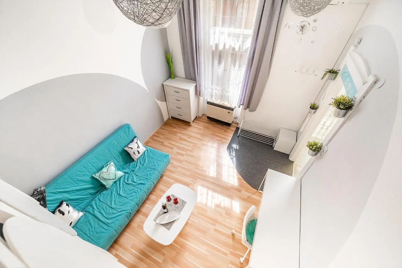 Sunny Dots Apartment - Free Parking! Будапешт Венгрия