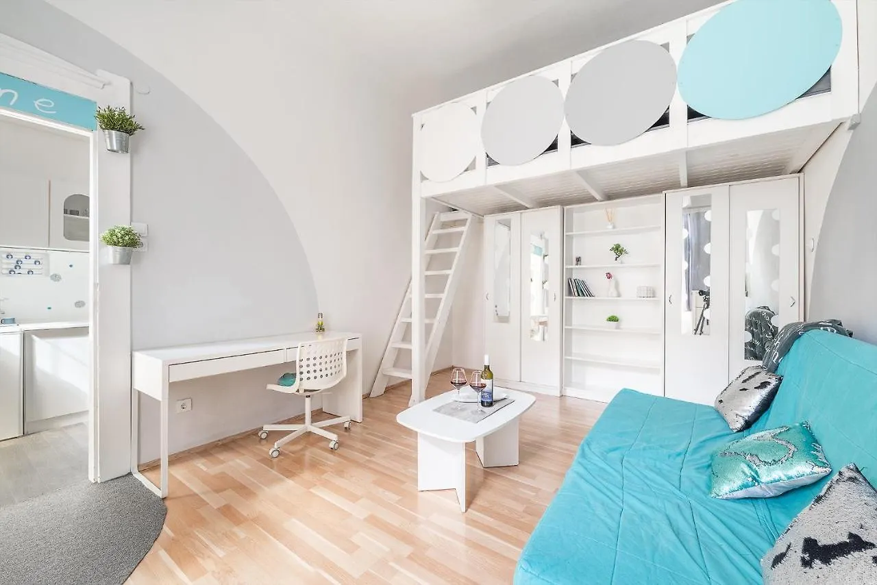 Sunny Dots Apartment - Free Parking! Будапешт