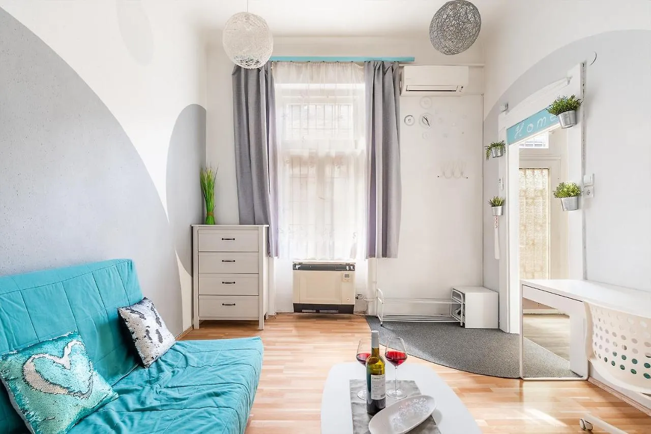 Sunny Dots Apartment - Free Parking! Будапешт