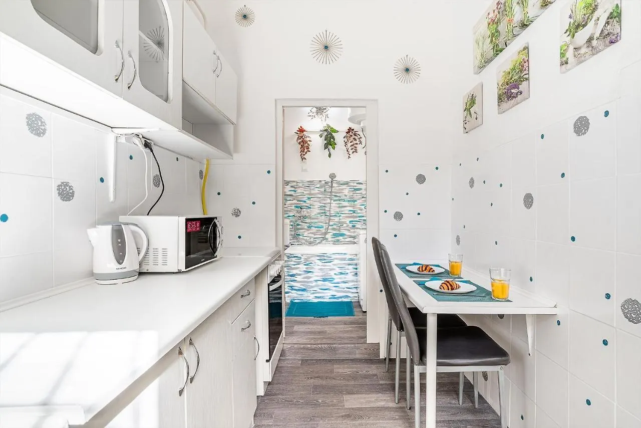 Sunny Dots Apartment - Free Parking! Будапешт